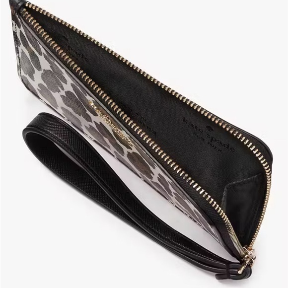 Kate Spade Wristlet , Cheetah print - Picture 5 of 7